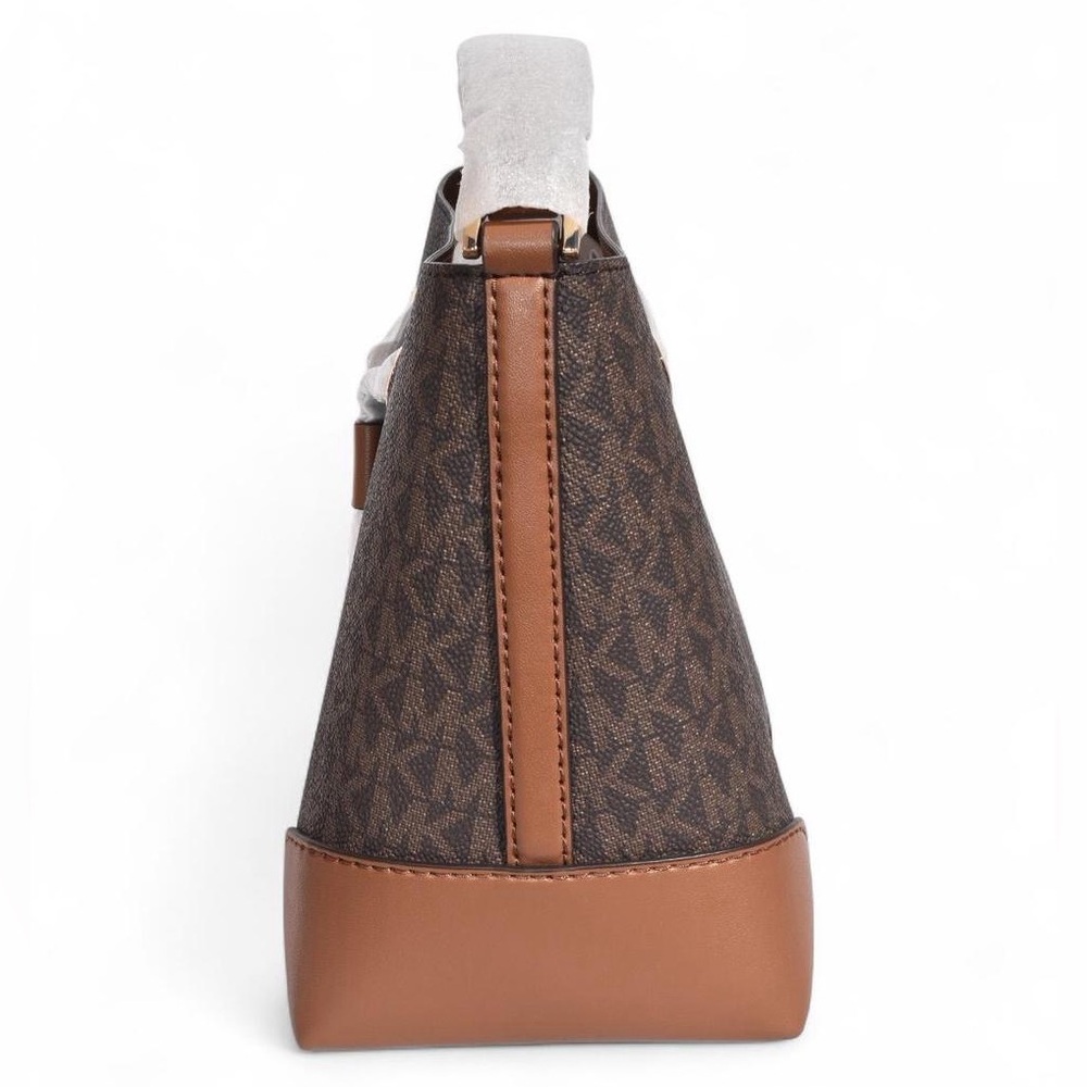 Michael Kors Mercer bucket bag - Picture 8 of 16